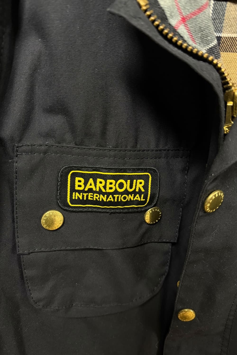 바버 인터네셔널 왁스 코팅 자켓 상품이미지5