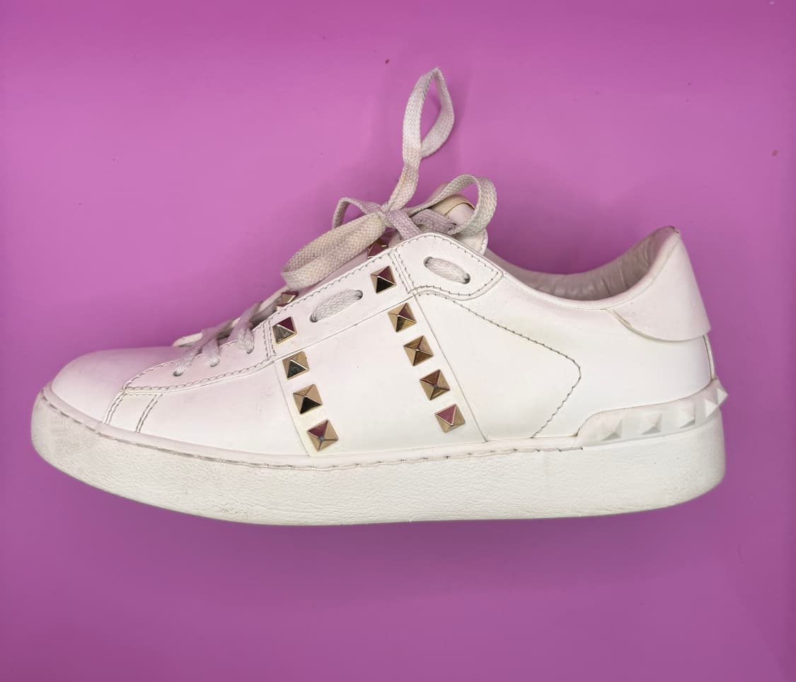 발렌티노 가라바니 락스터드 언타이틀드 스니커즈 (화이트) 상품이미지1