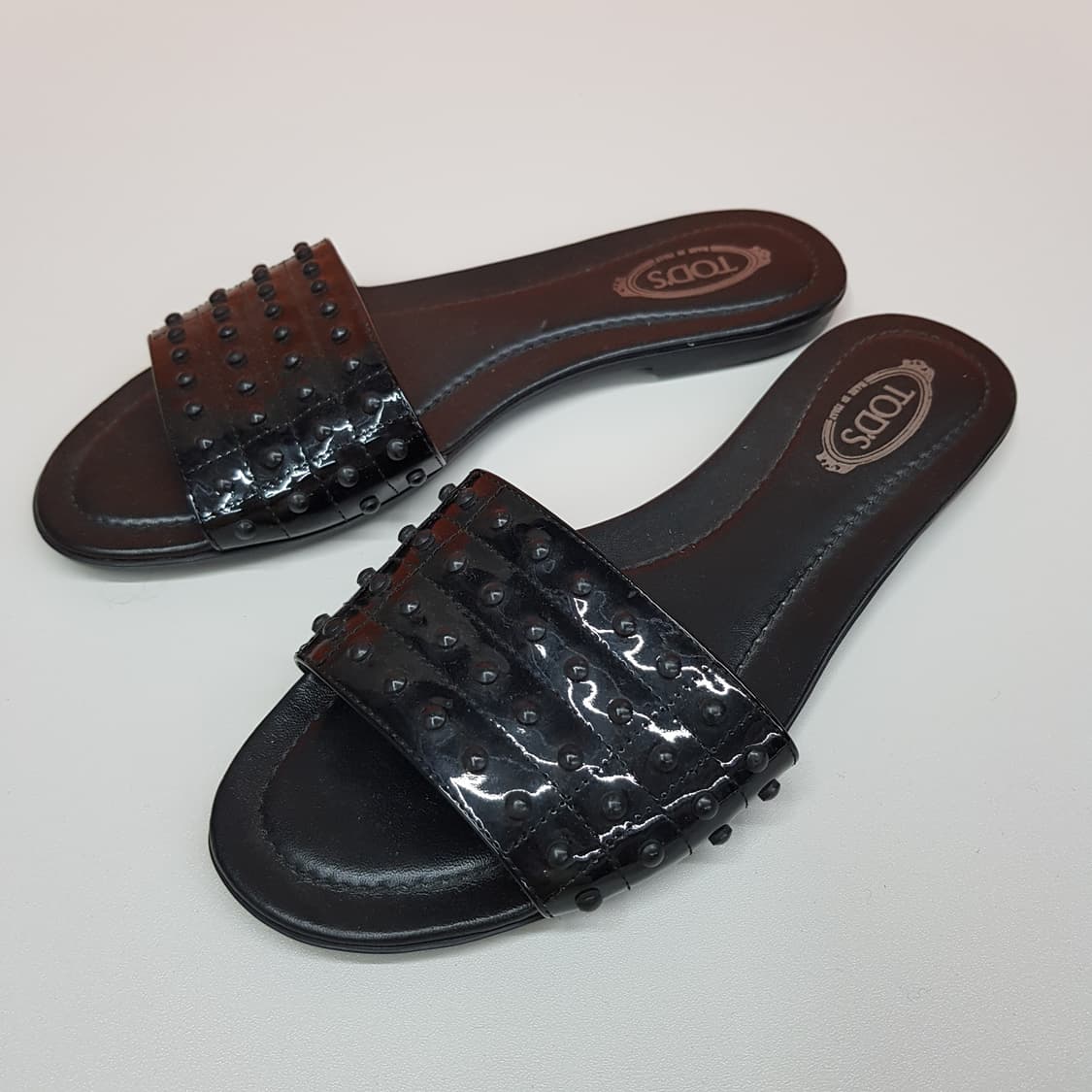 토즈 TODS 스터드 페이턴트 레더 슬라이드 샌들 36.5사이즈 상품이미지3