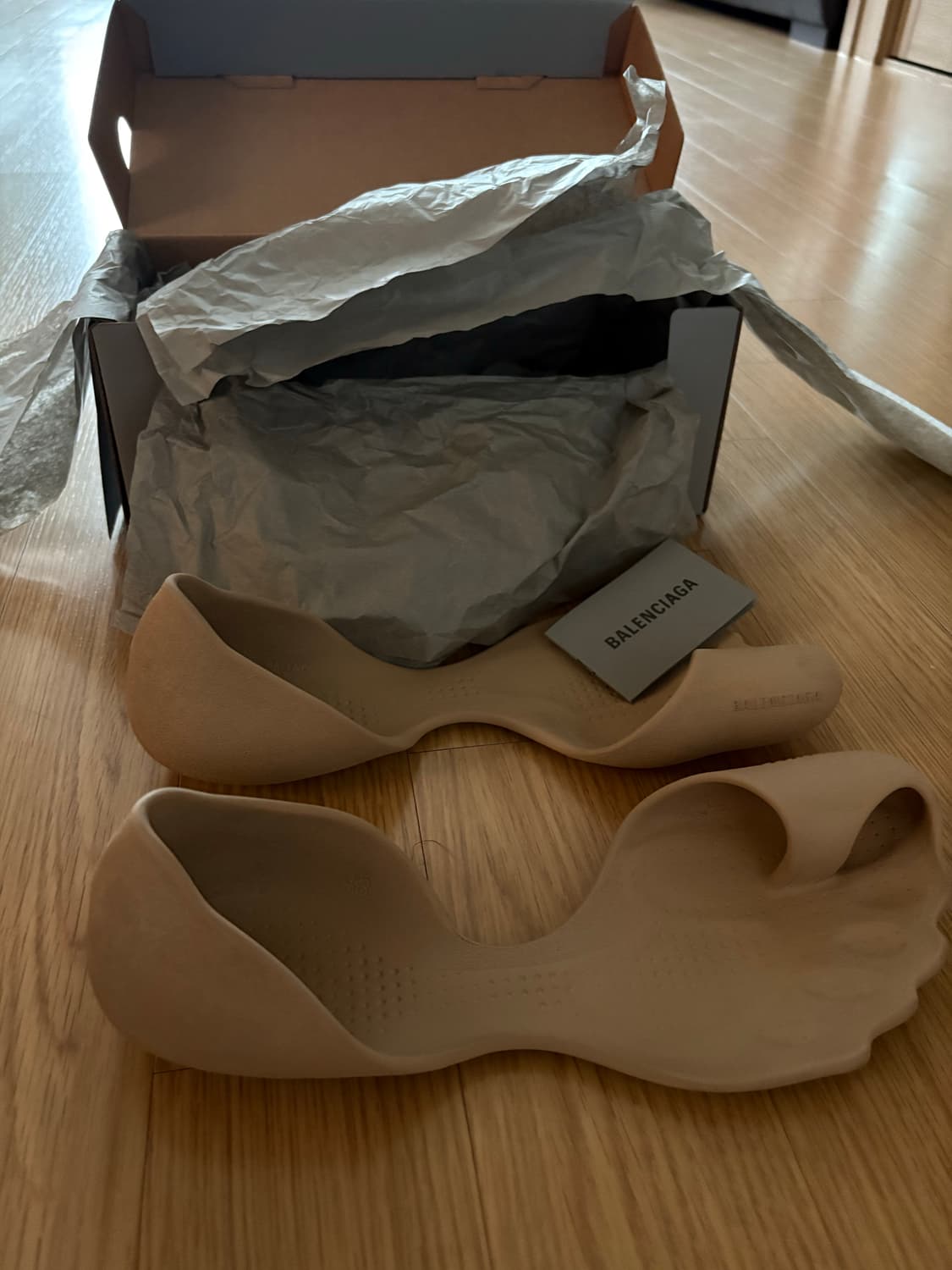 [43] 발렌시아가 제로 스니커즈 베이지 상품이미지3