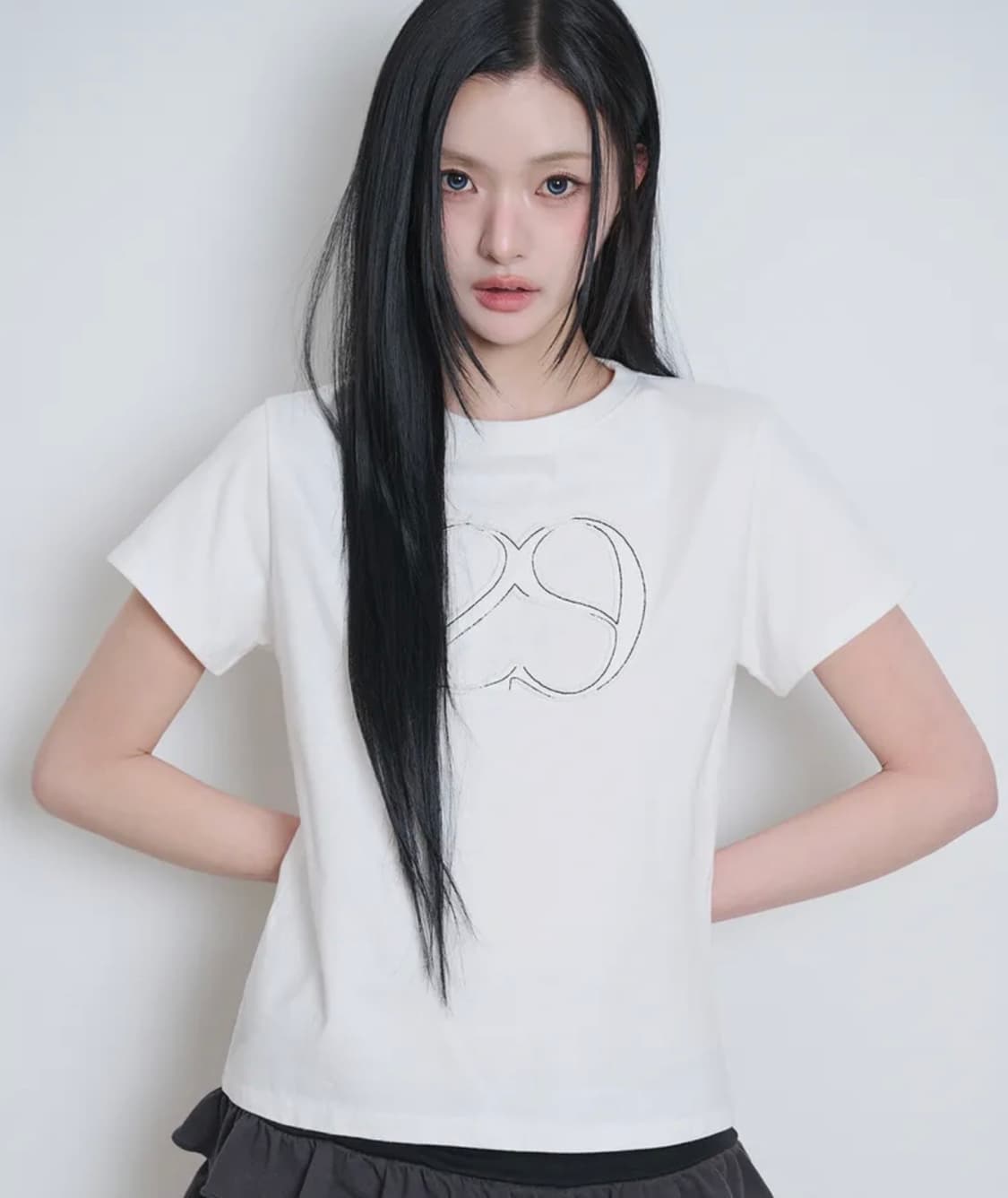 일리고 129로고 패치 티셔츠 퓨어 화이트 상품이미지1