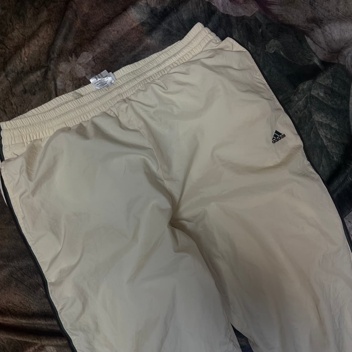 아디다스 올드스쿨 퍼포먼스로고 아이보리트랙팬츠 M 상품이미지2