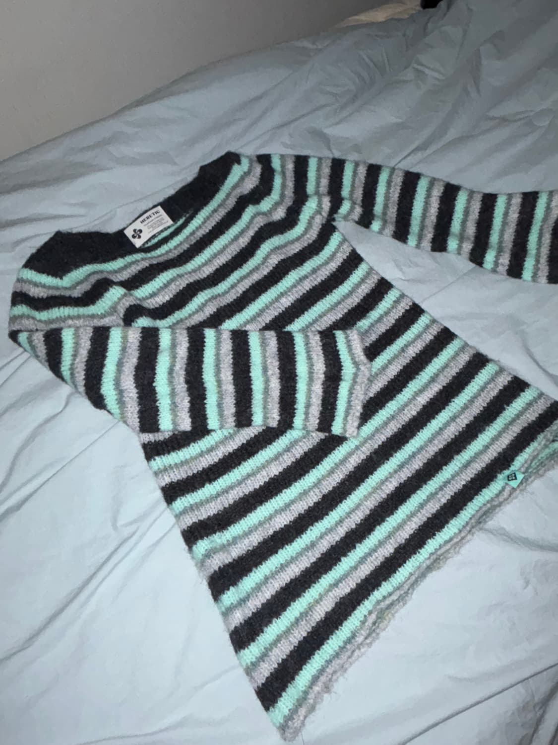 헤레틱 STRIPE HAIRY KNIT 차콜 상품이미지1