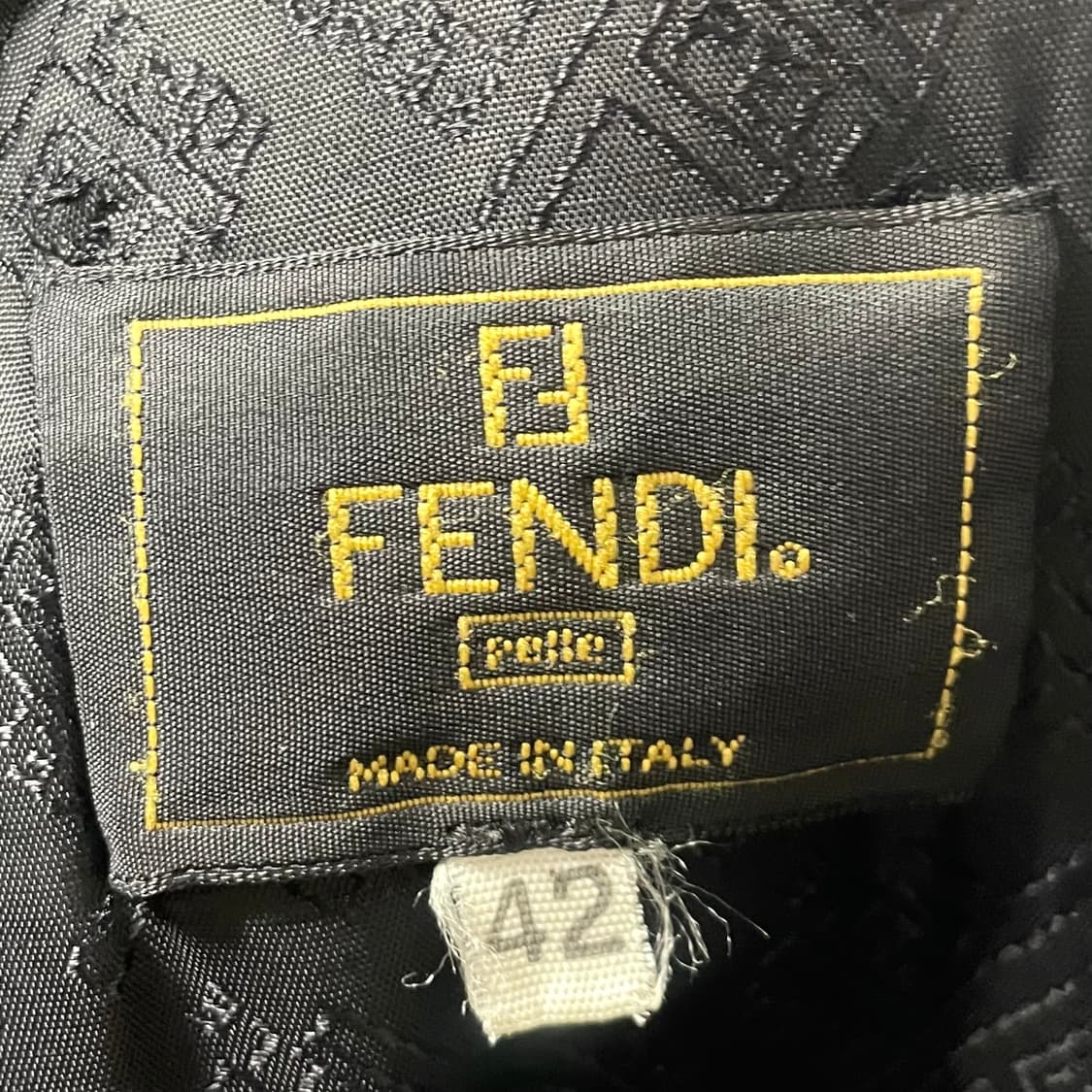 90s 펜디 주카패턴 리얼레더 하프 코트 (on.534) 상품이미지4