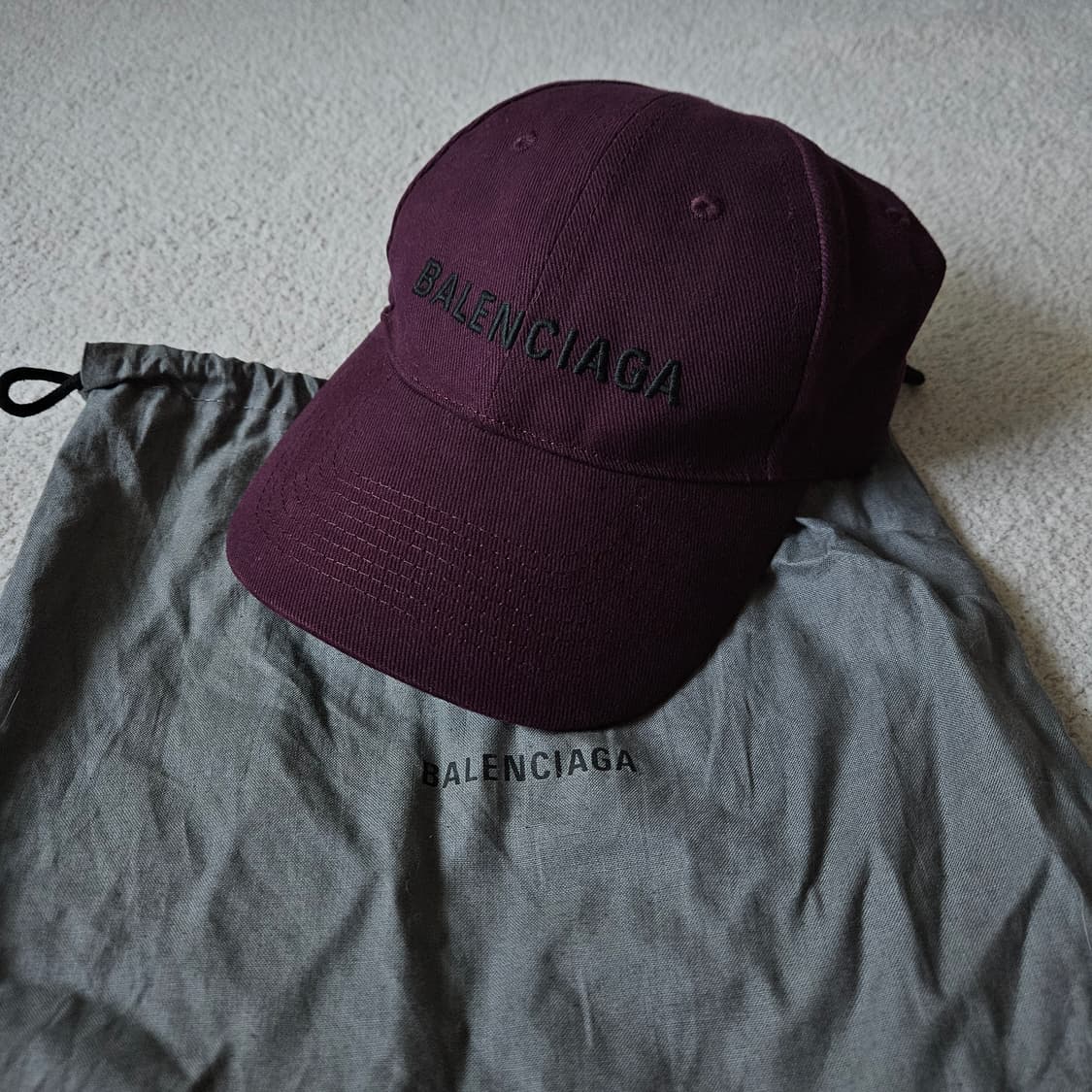 발렌시아가 로고 자수 클래식 볼캡  상품이미지1