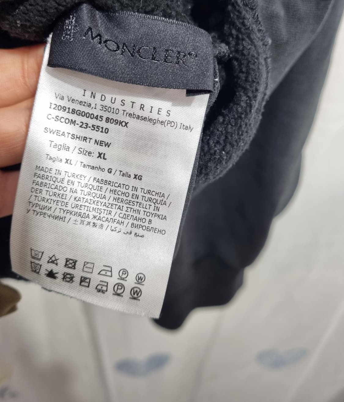 정품) 몽클레르  테디 베어 패치 스웨트 셔츠  상품이미지6