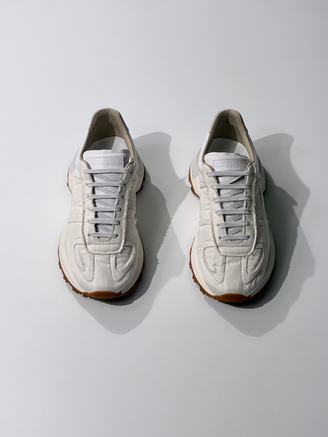 메종 마르지엘라 러너 에볼루션 스니커즈 화이트 42사이즈 상품이미지1