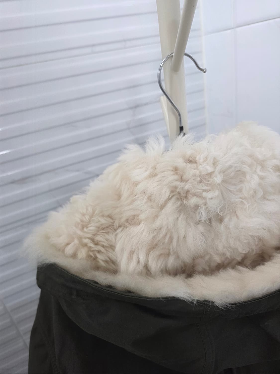 띠어리  구스 야상 점퍼 코트 4 상품이미지6