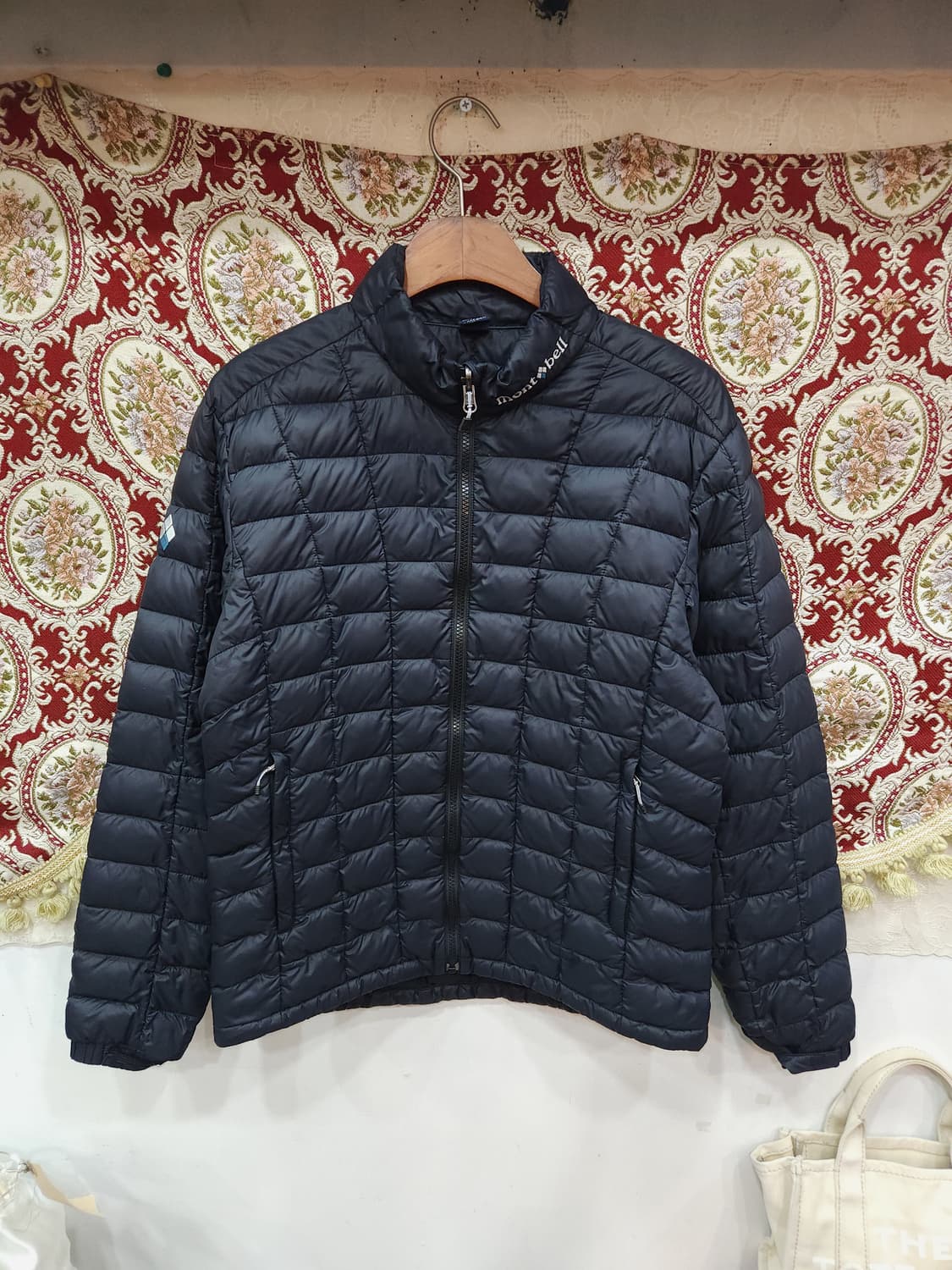 몽벨 800필 구스 경량 패딩점퍼

 상품이미지2