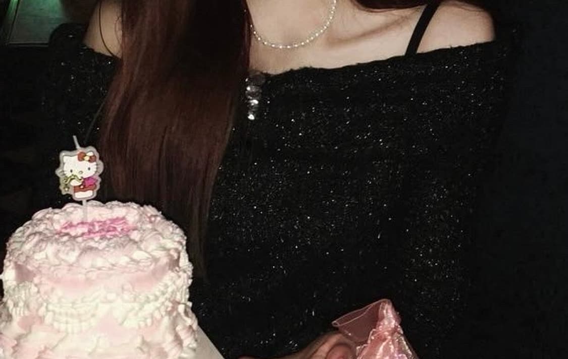 세실맥비 보석 빅리본 오프숄더 니트 블랙 미니 원피스 히메 오네갸루 상품이미지1