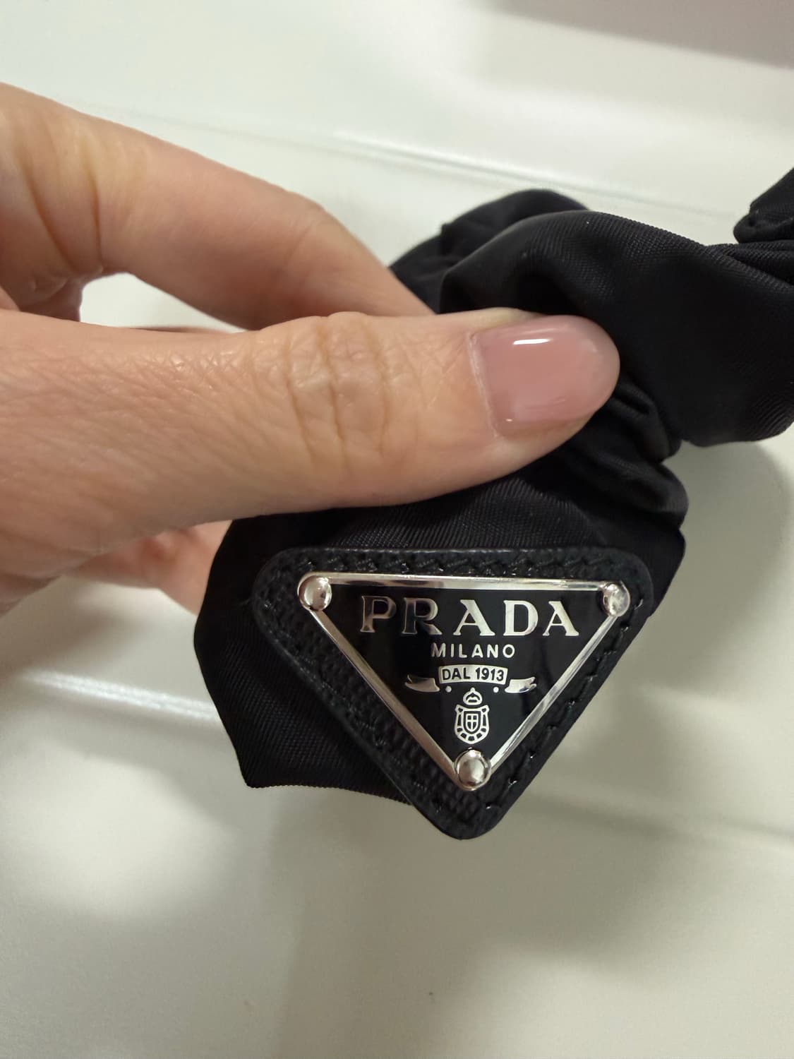 프라다 리나일론 크런치 상품이미지1