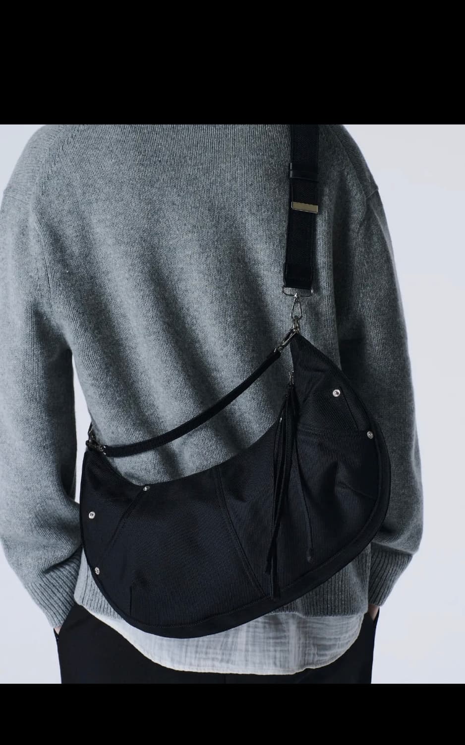 메종미네드 투톤 새들백 블랙 컬러입니다 상품이미지1