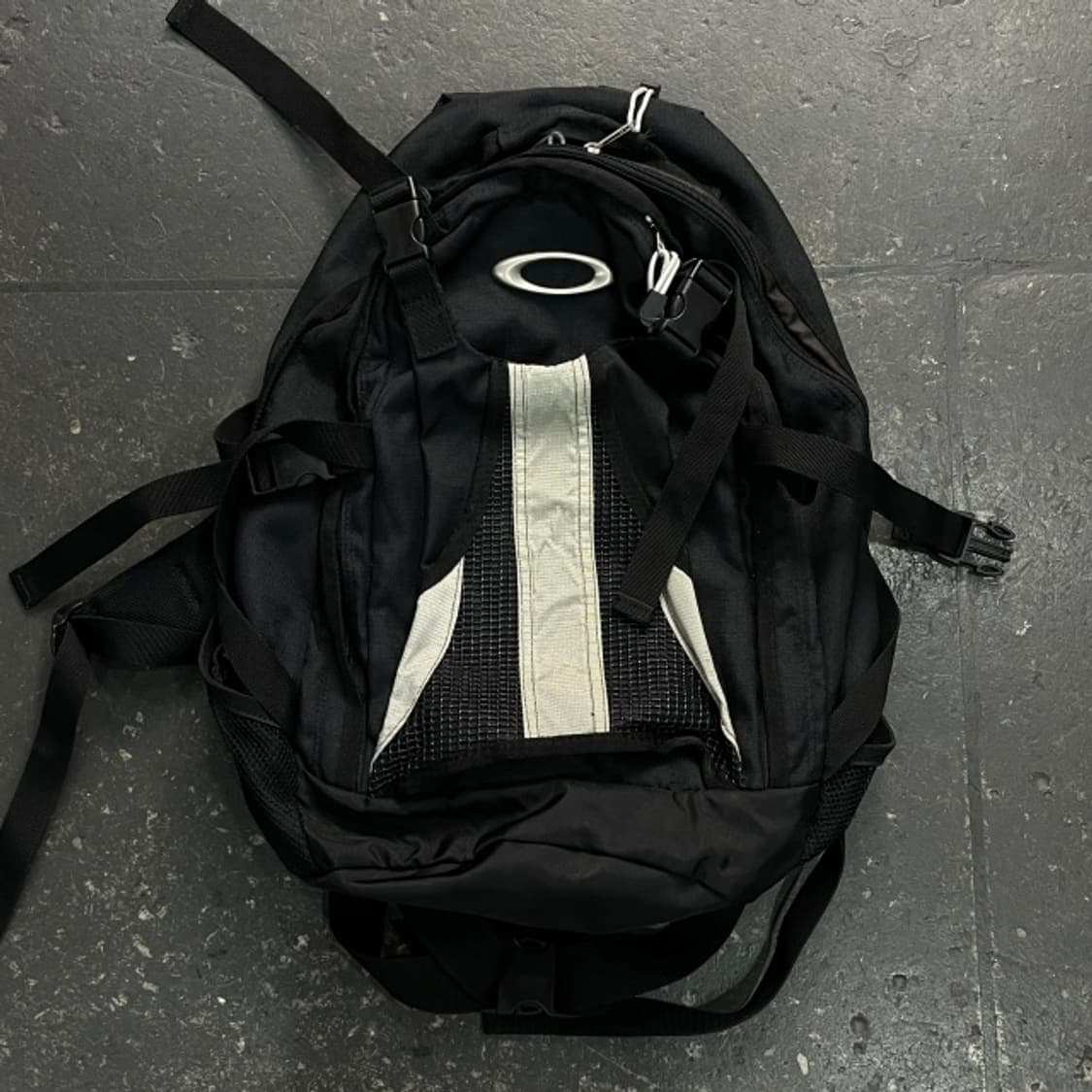 오클리 아이콘 백팩  상품이미지1