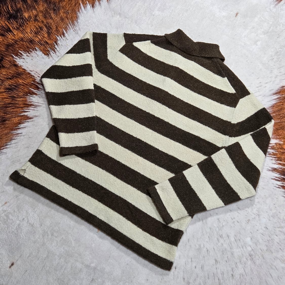 베이지 오버핏 단가라 카라 니트 상품이미지4