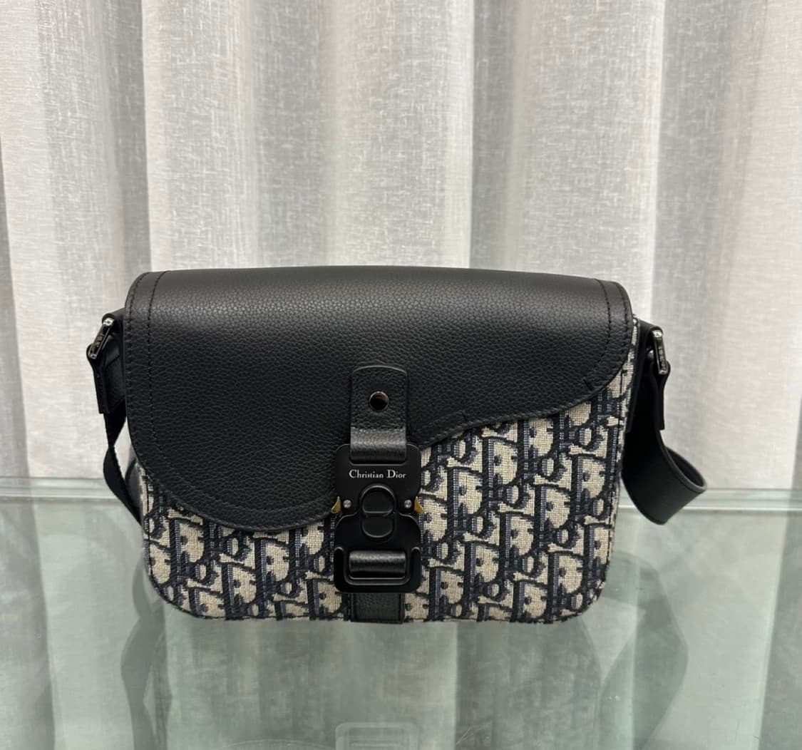 디올 오블리크 새들 플랩 메신저백 베이지 상품이미지9