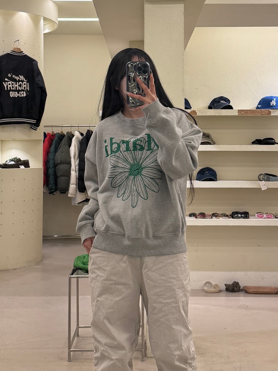 마르디 메크르디 플라워 로고 맨투맨 U1061 상품이미지1