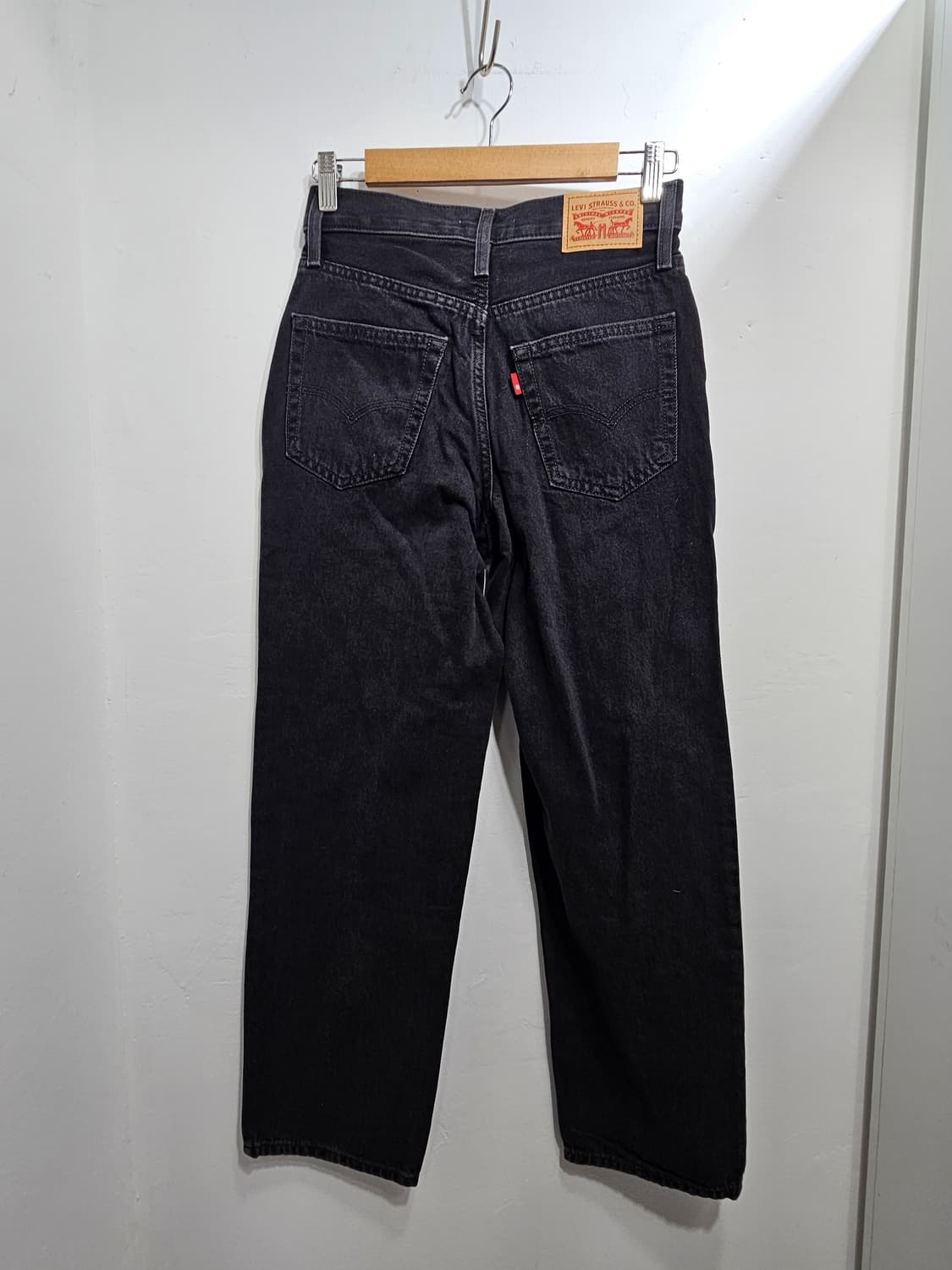 리바이스 우먼 배기핏 흑청 데님팬츠24 상품이미지10