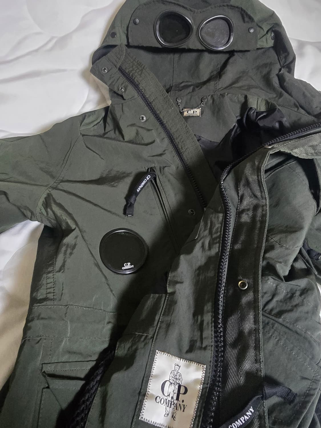 C.P. 컴퍼니 고글 렌즈 필드 재킷 (100사이즈,딥카키) 상품이미지7
