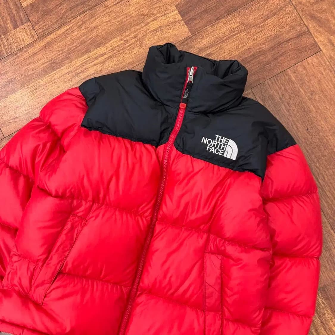 90(95) 노스페이스 눕시 700 검/빨 패딩 자켓  상품이미지3