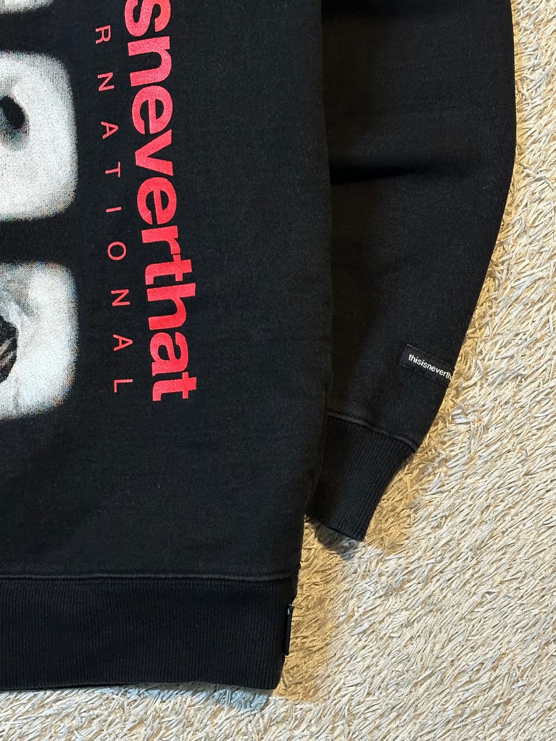 디스이즈네버댓 백로고 맨투맨 블랙 상품이미지3