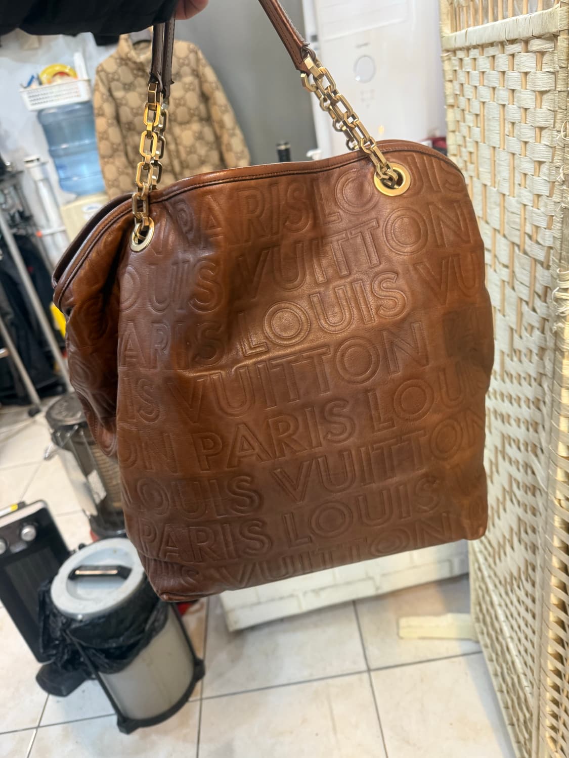 정품 루이비통 한정판 파리수플 위스퍼 토트백 팝니다 상품이미지4