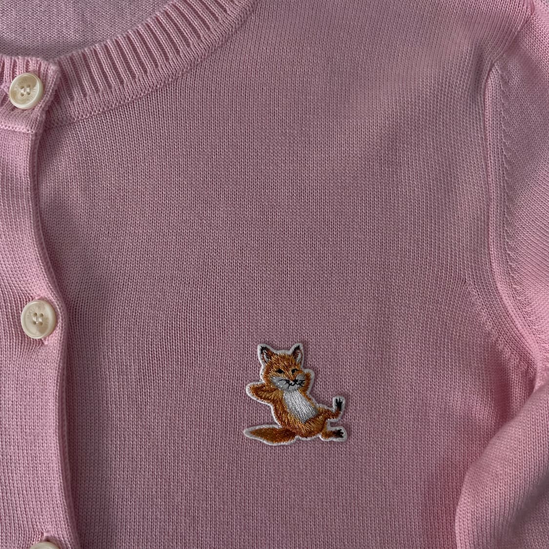 W 95 메종키츠네 핑크 메리노 울 폭스패치 가디건 상품이미지3