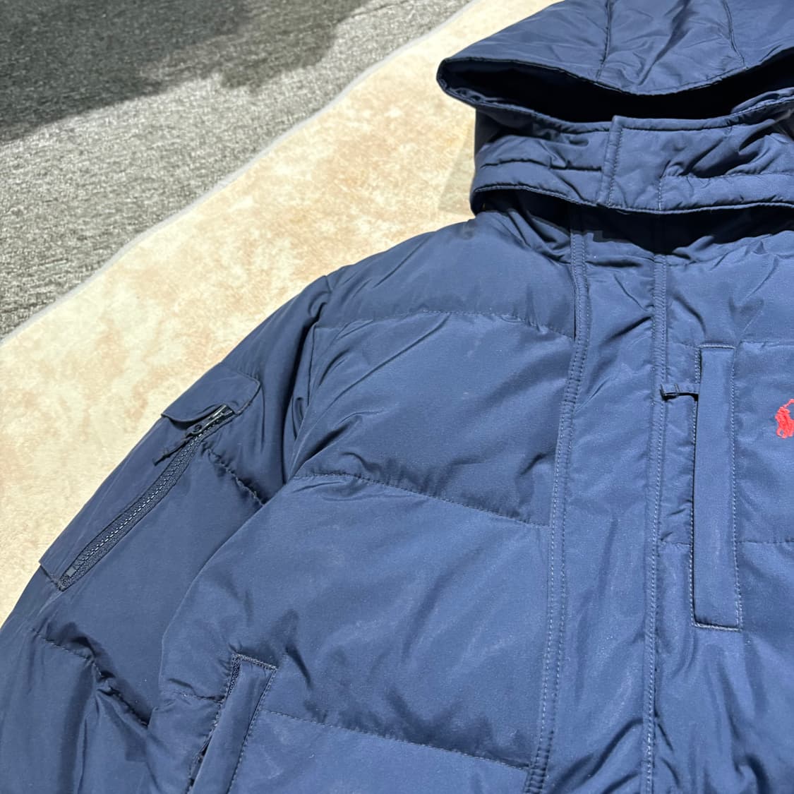 폴로 래드포니 네이비 후드패딩 상품이미지3