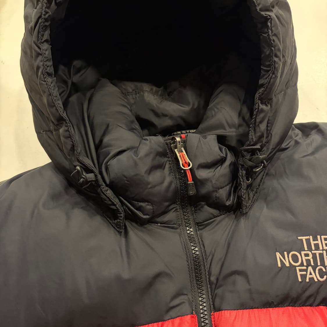 [100] 노스페이스 700 눕시 패딩 레드/블랙 B484 상품이미지4