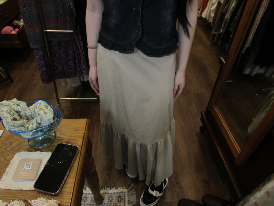 jpn vintage beige ruffle long skirt 상품이미지5