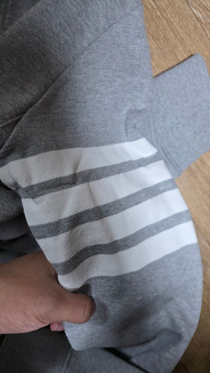 [3,새상품급]톰브라운 사선완장 맨투맨 상품이미지3