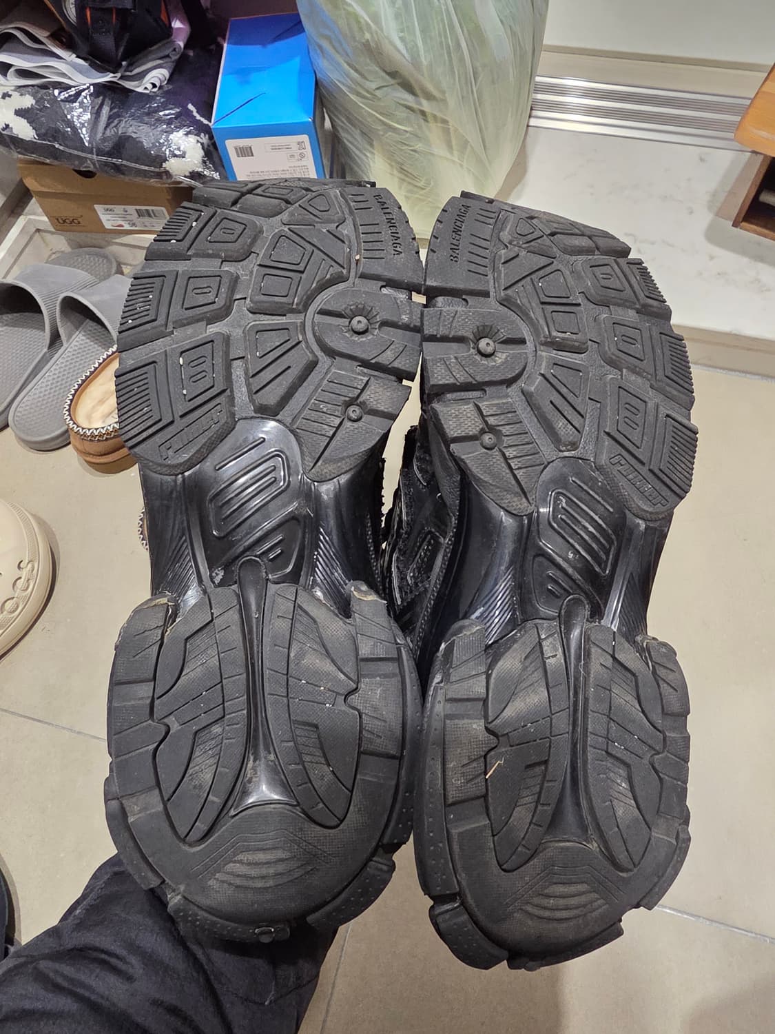 발렌시아가 뉴러너 올블랙 40  상품이미지3