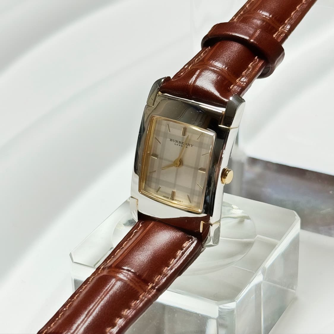 빈티지 Burberry 버버리 런던 빈티지 시그니처 체크 탱크 워치 상품이미지1