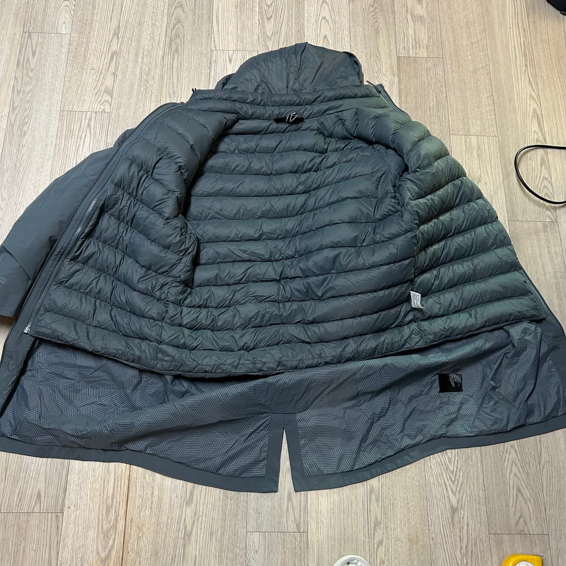 언더아머 2겹 덕다운 경량패딩 110 상품이미지2