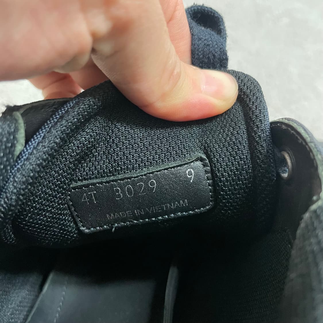 285) 프라다 스포츠 사이드 메탈 로고 스니커즈 미드탑 네이비 상품이미지6