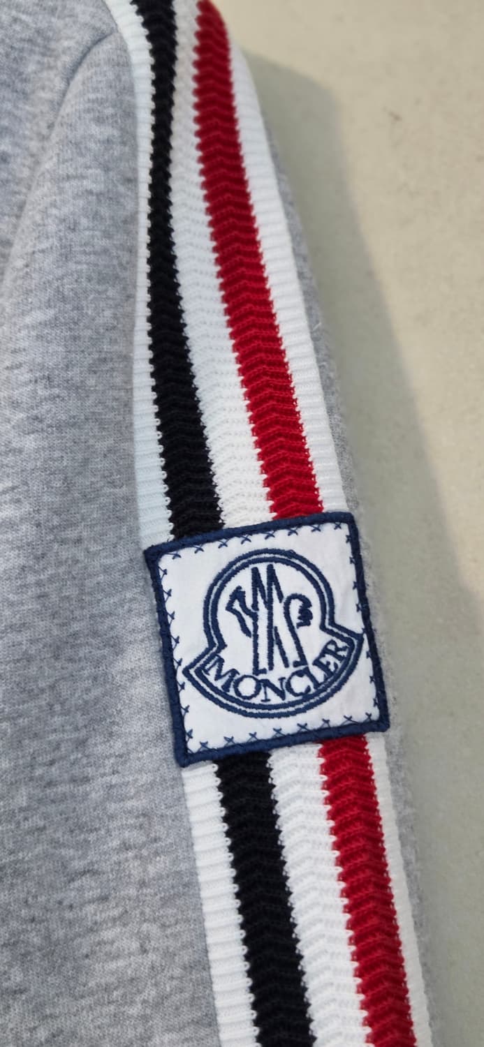 몽클레어 감마블루 스웻 S
드라이완료 택포 상품이미지6