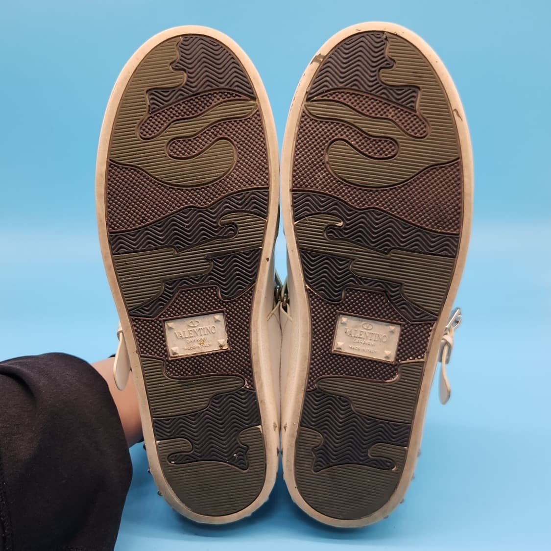 ooo 발렌티노 레더 남성스니커즈 280 상품이미지3