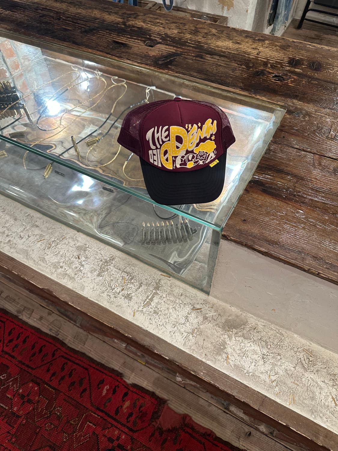 (1회착 새상품퀄) 캐피탈 더 데님 다이드 프린트 트러커 캡 (버건디 상품이미지5