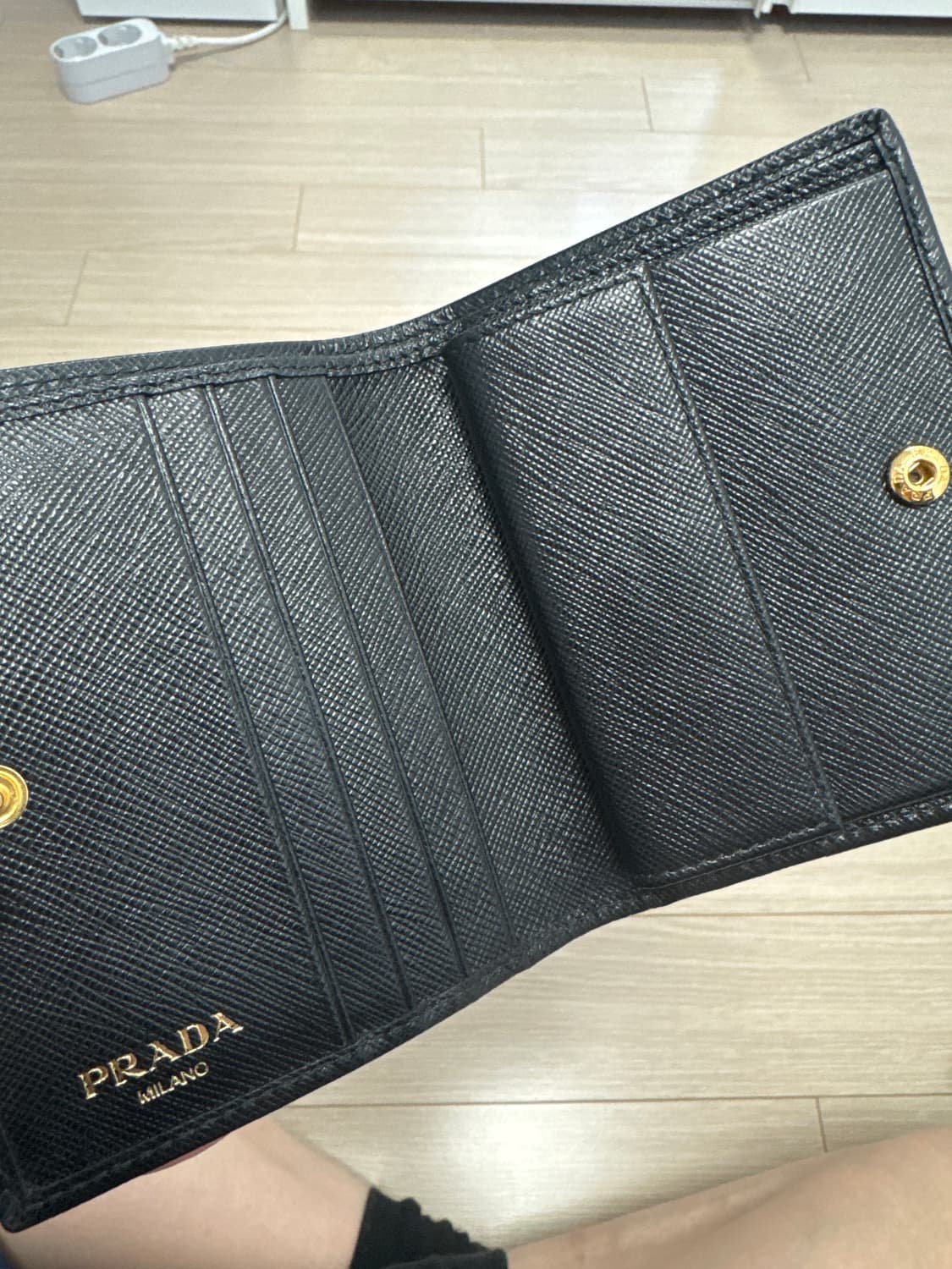 프라다 테수토 반지갑 상품이미지2