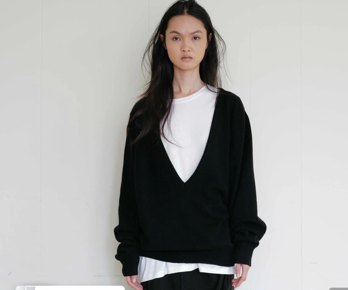 Repos 리포스 deep v- neck knit black  상품이미지1