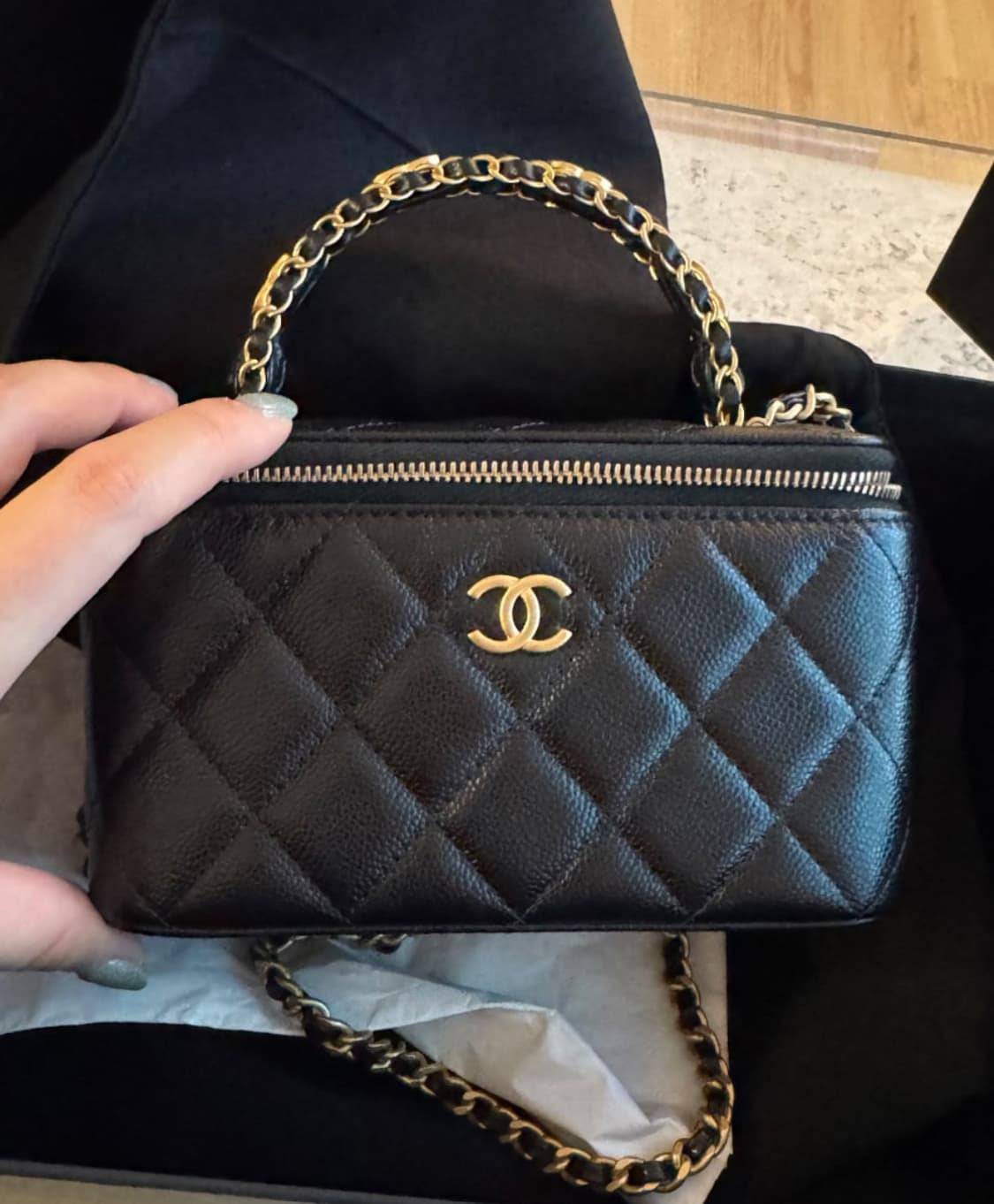 샤넬 코스메틱 베니티 탑핸들 상품이미지1