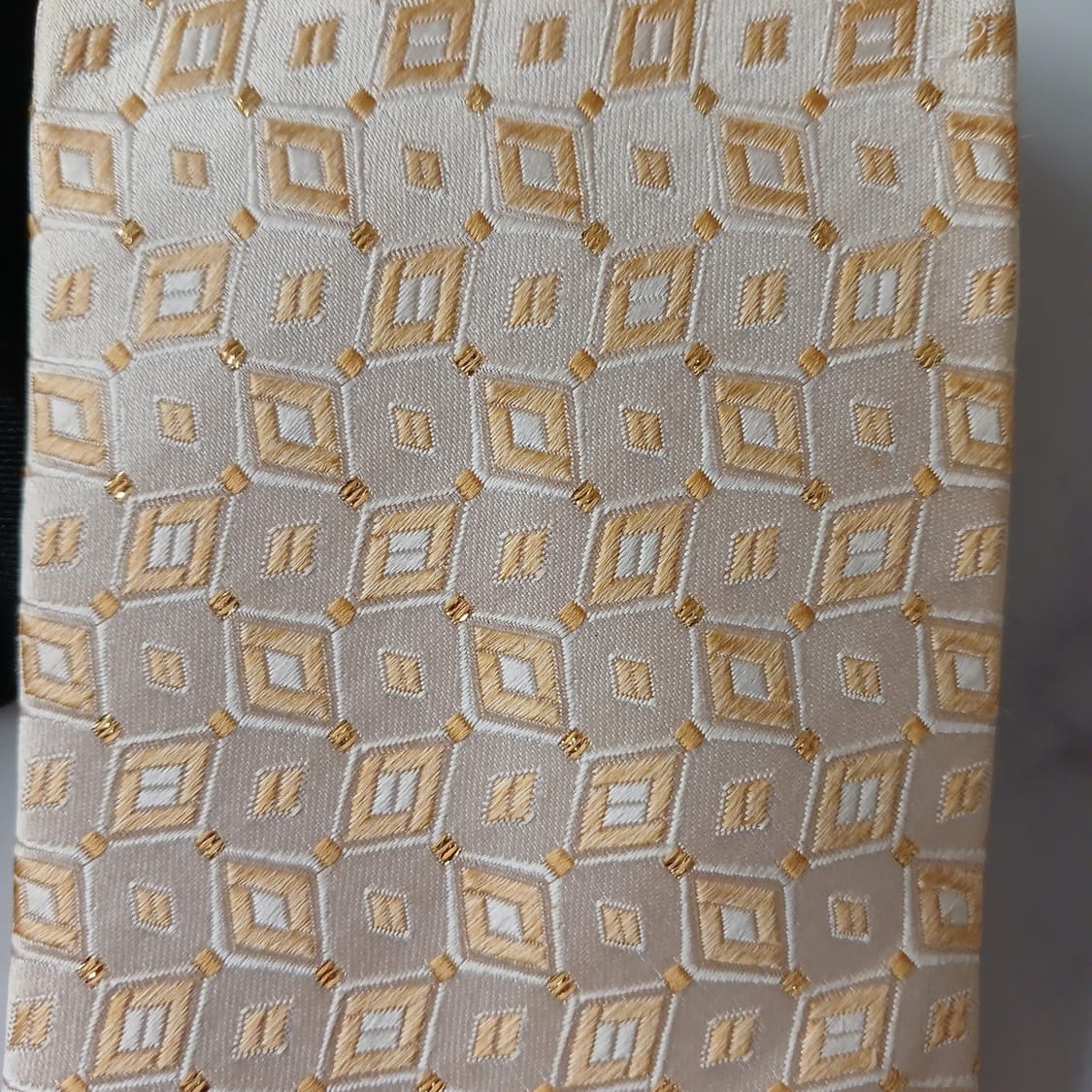 아쿠아스큐텀 실크 아이보리 자카드 넥타이 9.4cm A등급 A19302
 상품이미지6