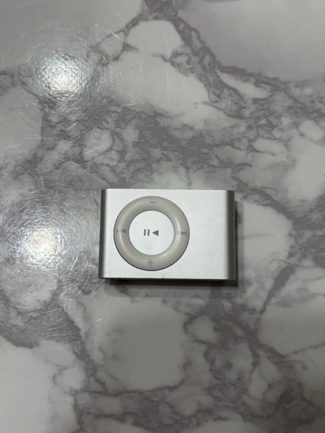 애플 아이팟 셔플 실버2 + 충전케이블 상품이미지1