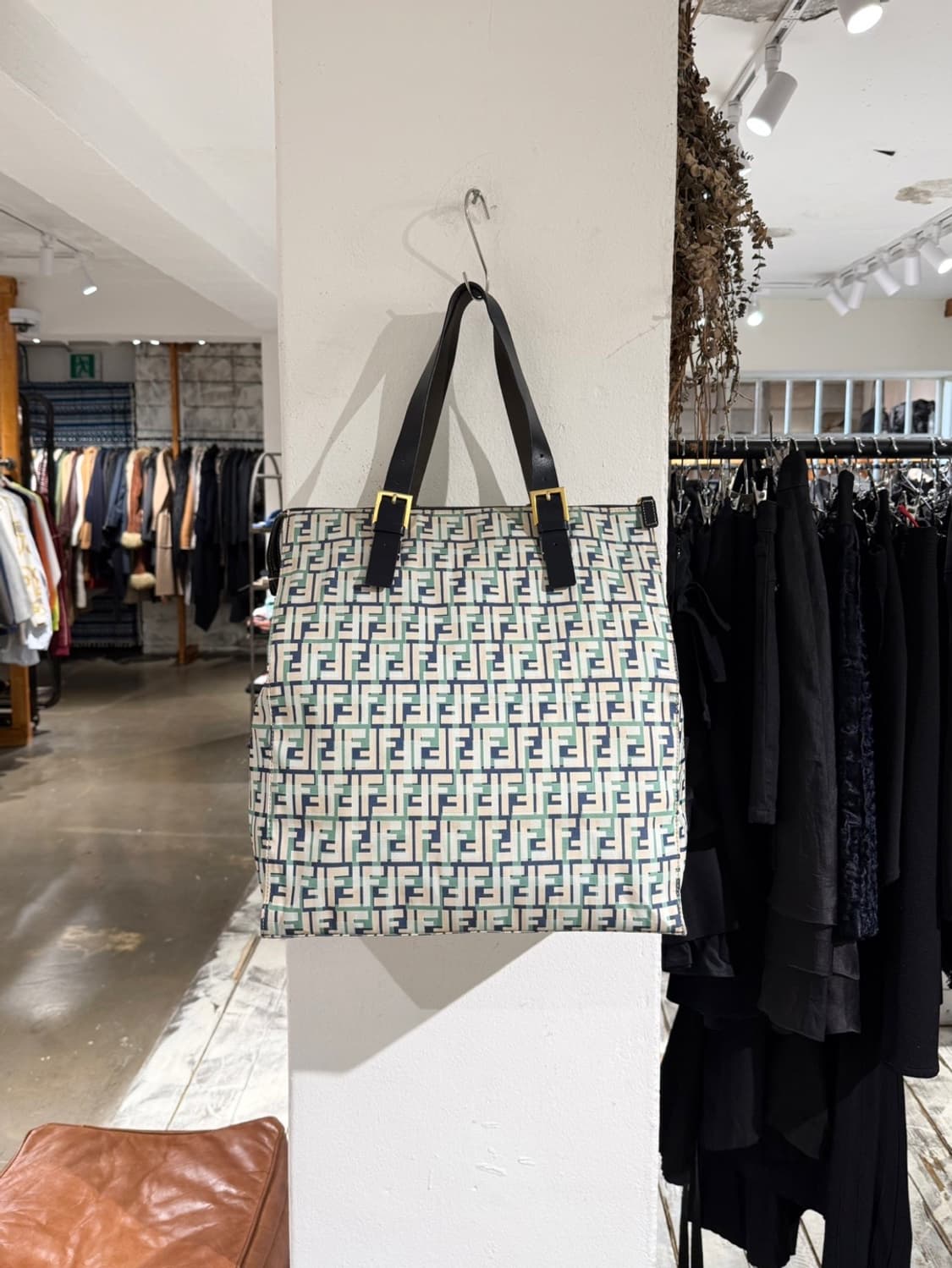 펜디 FF 주카 멀티컬러 캔버스 빅 토트백 상품이미지2