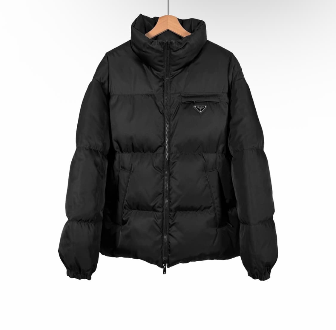 [S] 프라다 남성 미드 렝스 리나일론 리버시블 다운 패딩 자켓 블랙 상품이미지1