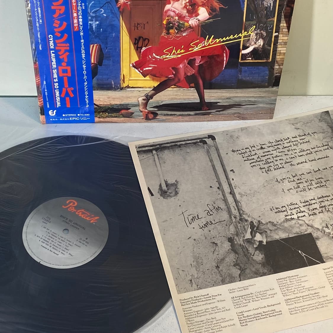 (중고LP-팝록) Cyndi Lauper -She's So Unusual 상품이미지3