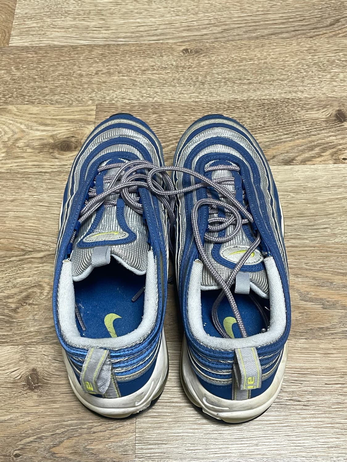 나이키 에어맥스 97 파은 270사이즈 입니다. 상품이미지1