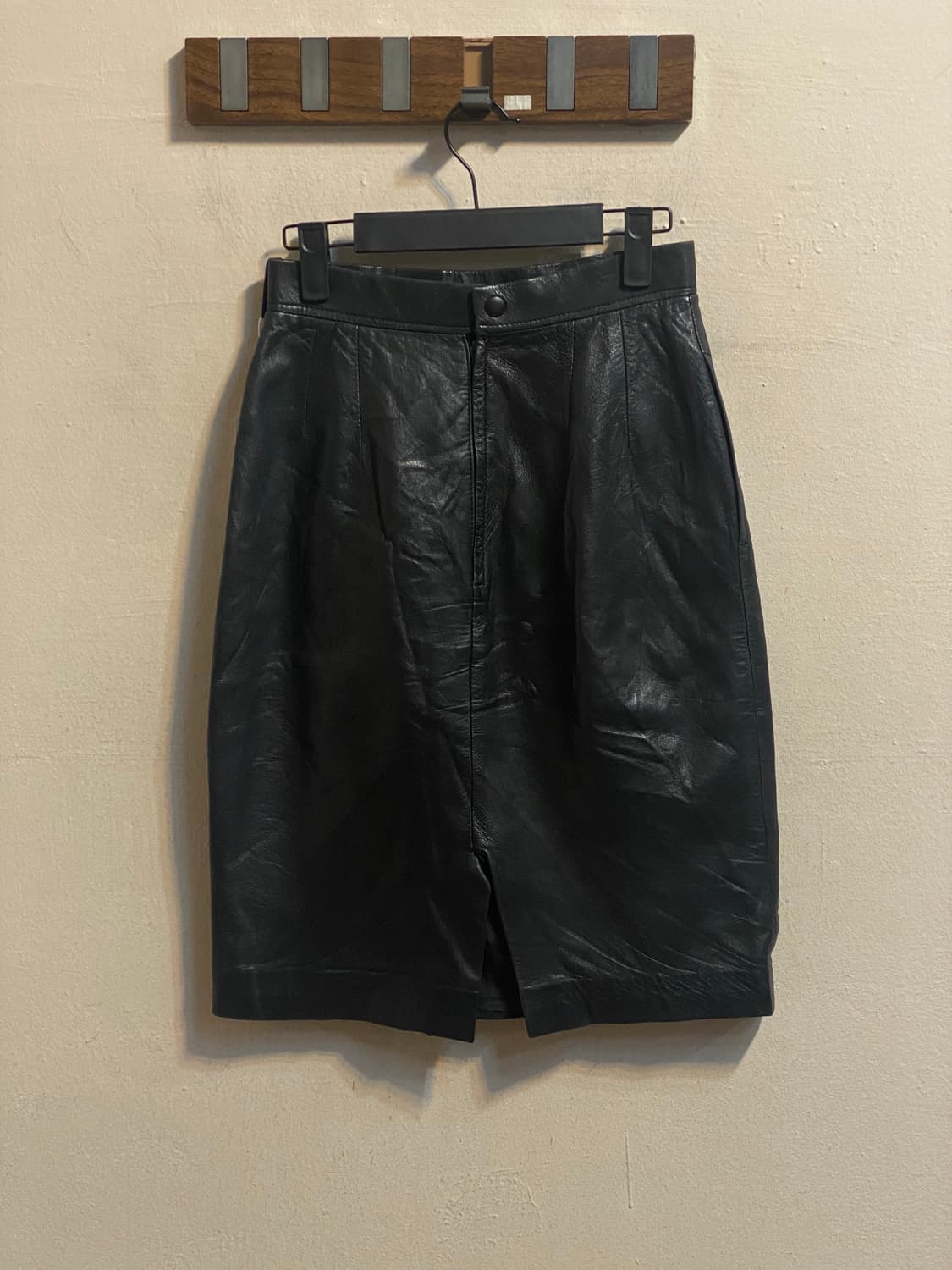 끌로에 블랙 레더 스커트 상품이미지3