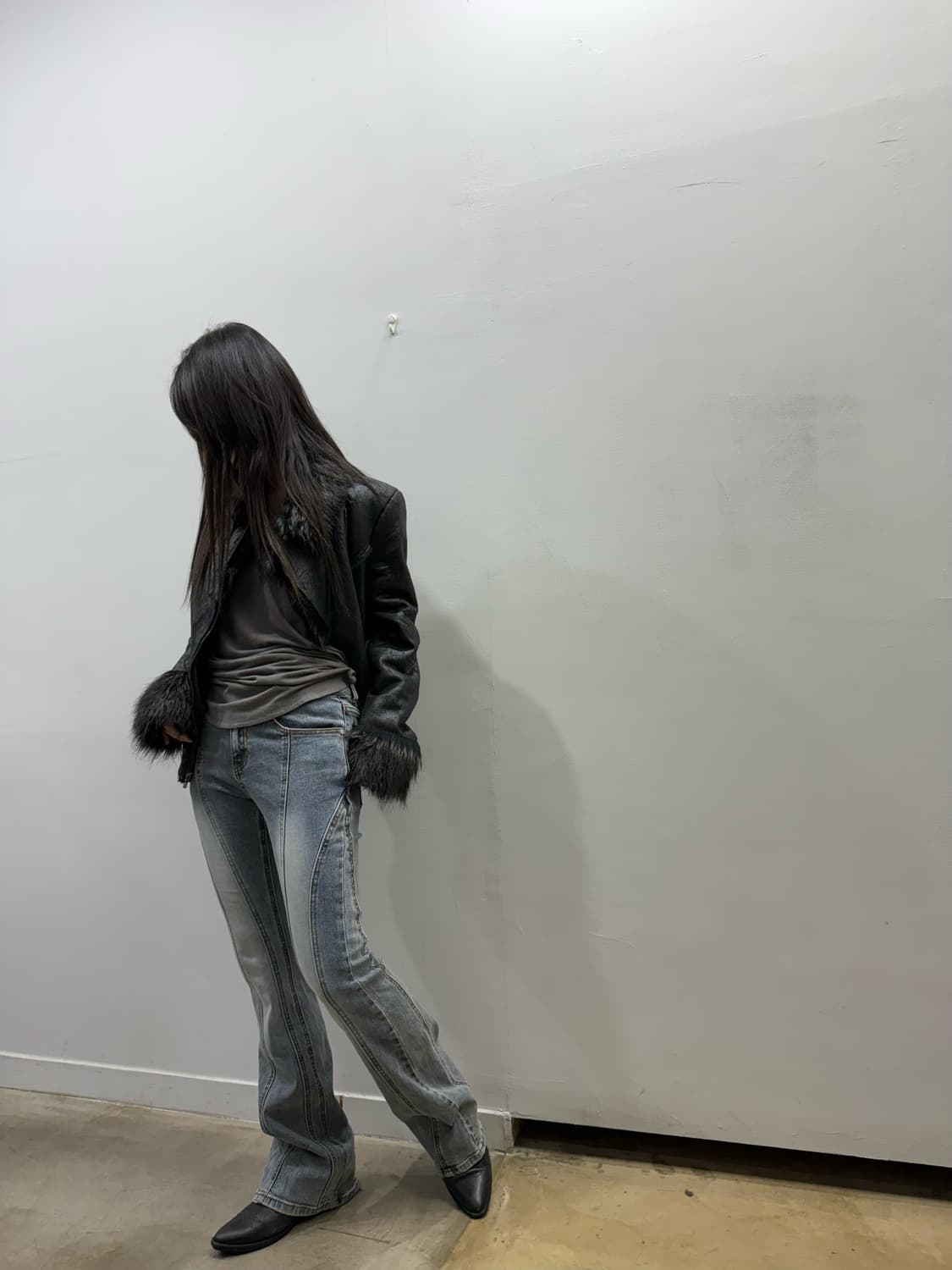워싱 디테일 루즈핏 부츠컷 데님진 상품이미지4