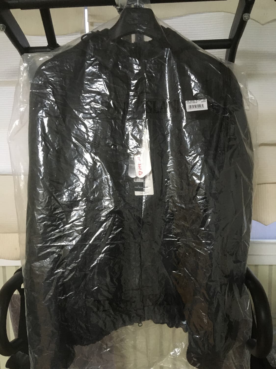 스톤아일랜드 프리마로프트 후드 자켓 블랙 판매합니다  상품이미지1