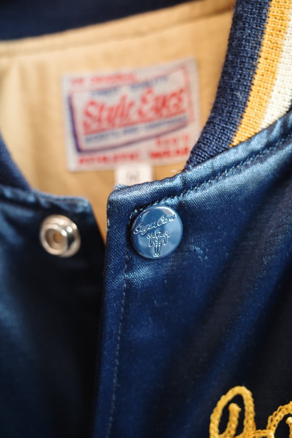 STYLE EYES by 슈가케인 체인자수 사틴점퍼 상품이미지4